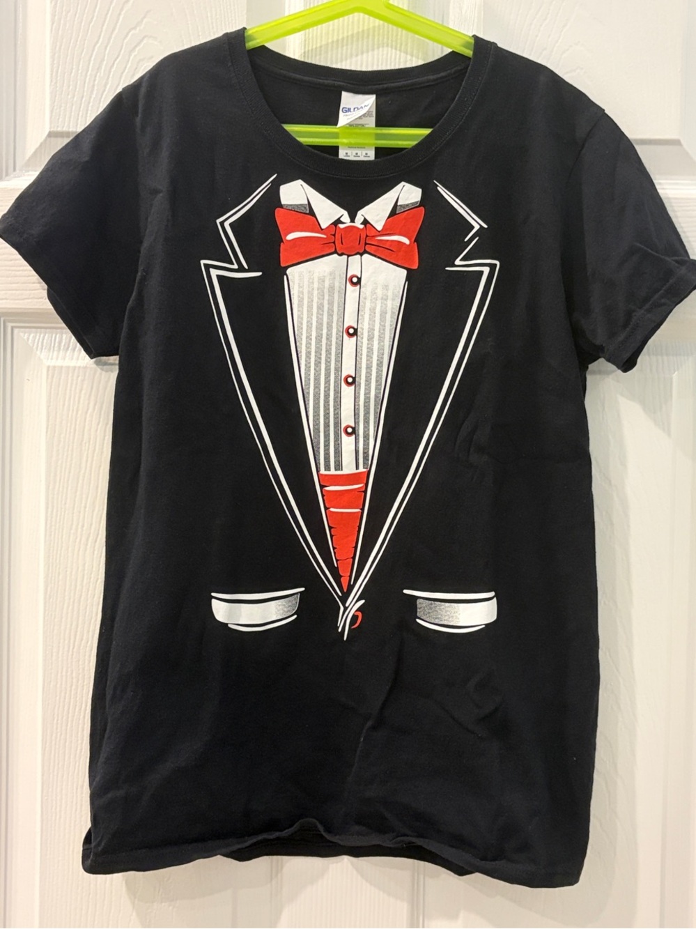 Gildan Black Graphic Tuxedo Tee with Red Bow Tie Medium